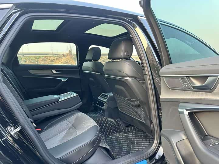 Фото 5 - Audi A6L Hybrid