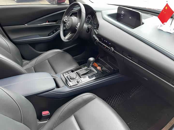 Фото 6 - Mazda CX-30