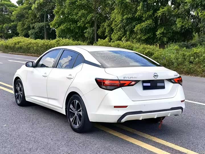 Фото 4 - Nissan Sylphy