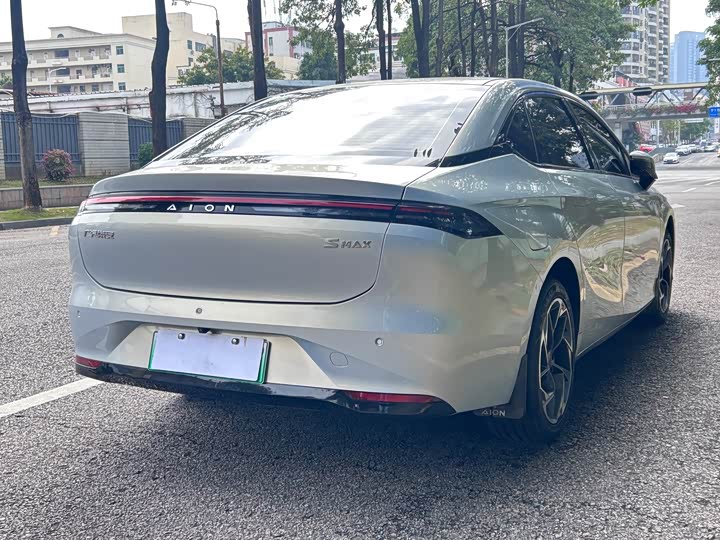 Фото 2 - GAC Aion S Max