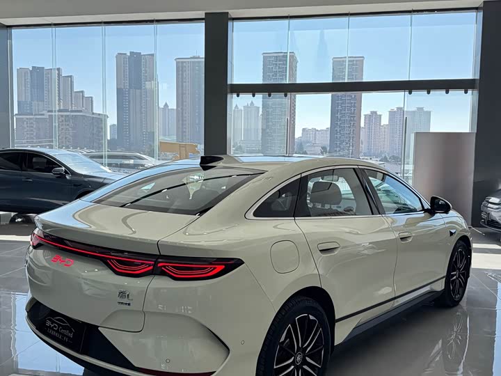 Фото 7 - BYD Qin L