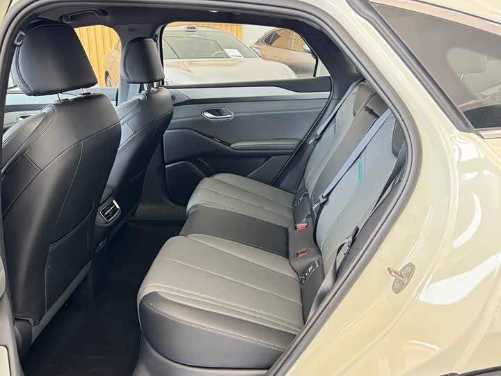 Фото 9 - BYD Qin L