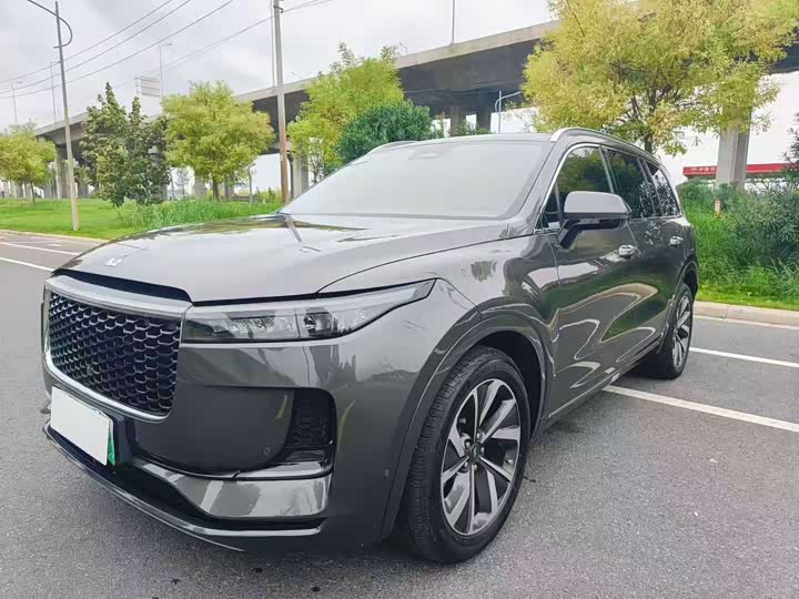 Фото 1 - LiXiang One