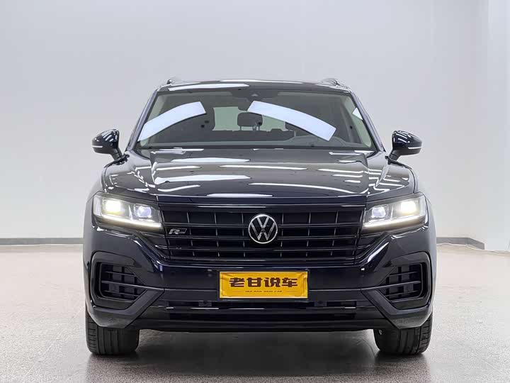 Фото 2 - Volkswagen Touareg