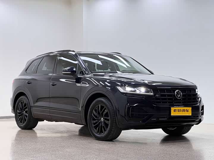 Фото 3 - Volkswagen Touareg