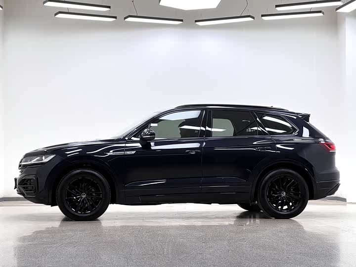 Фото 4 - Volkswagen Touareg