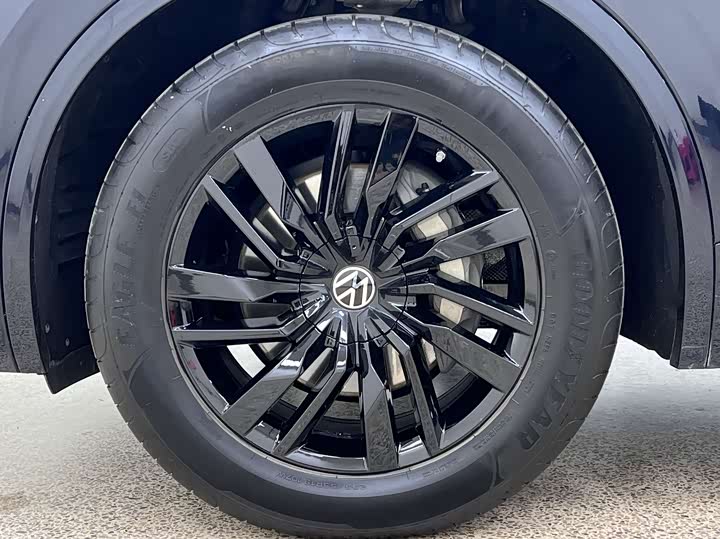 Фото 9 - Volkswagen Touareg