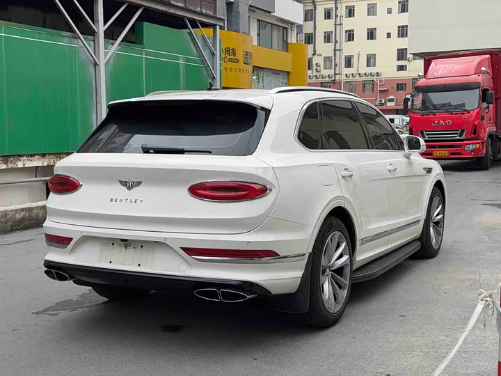 Фото 5 - Bentley Bentayga