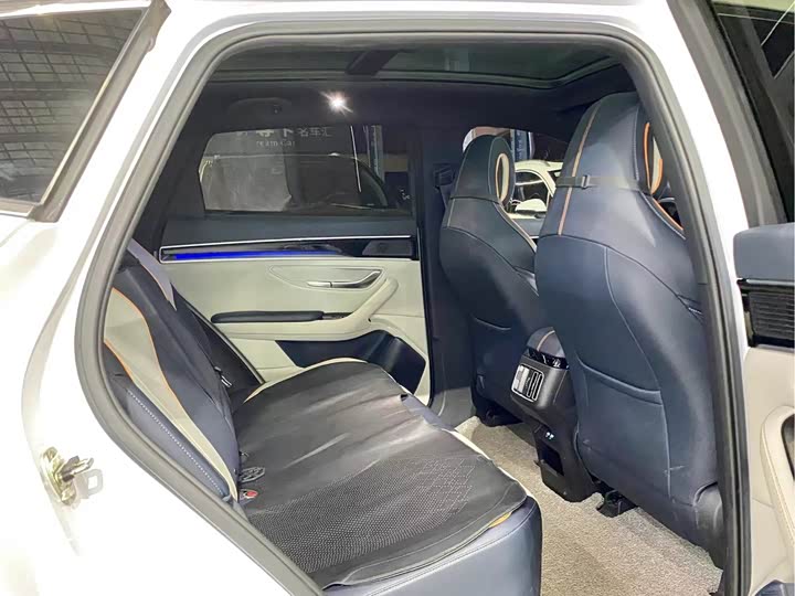 Photo 8 - BYD Song Plus Hybrid/EV