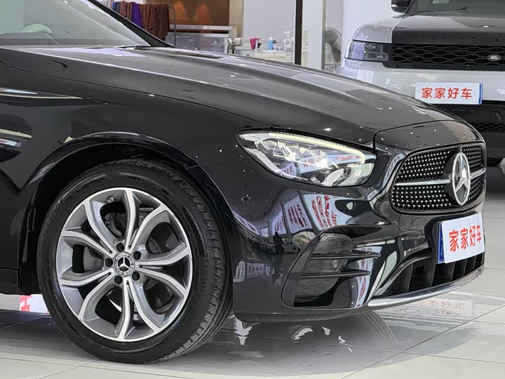 Photo 4 - Mercedes-Benz E-Class