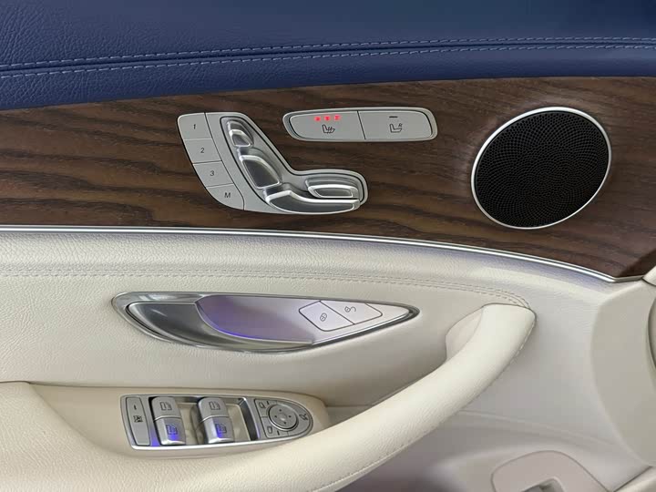 Photo 7 - Mercedes-Benz E-Class