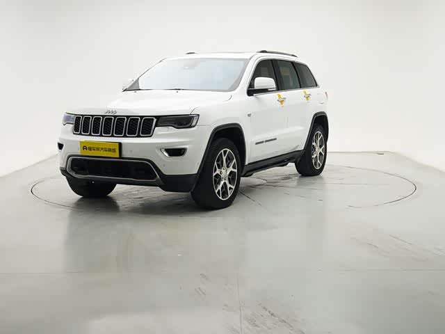 Фото 1 - Jeep Grand Cherokee