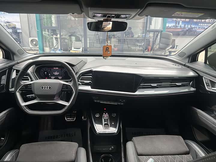 Фото 6 - Audi Q4 e-tron