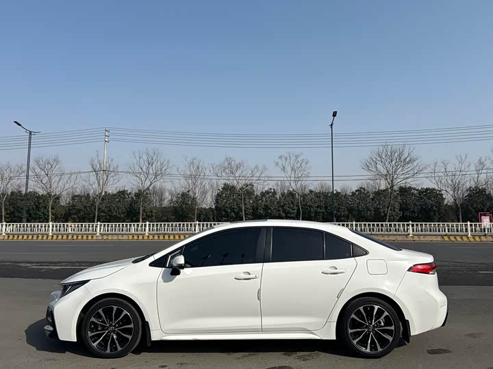 Фото 2 - Toyota Levin