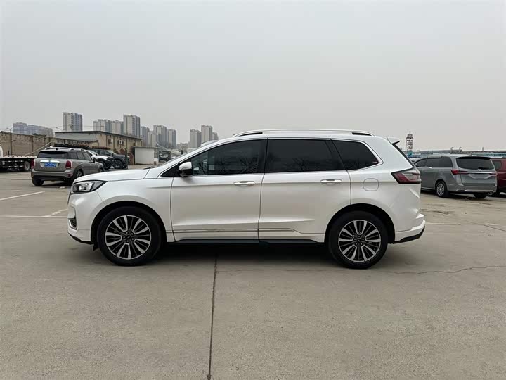 Фото 7 - Ford Edge