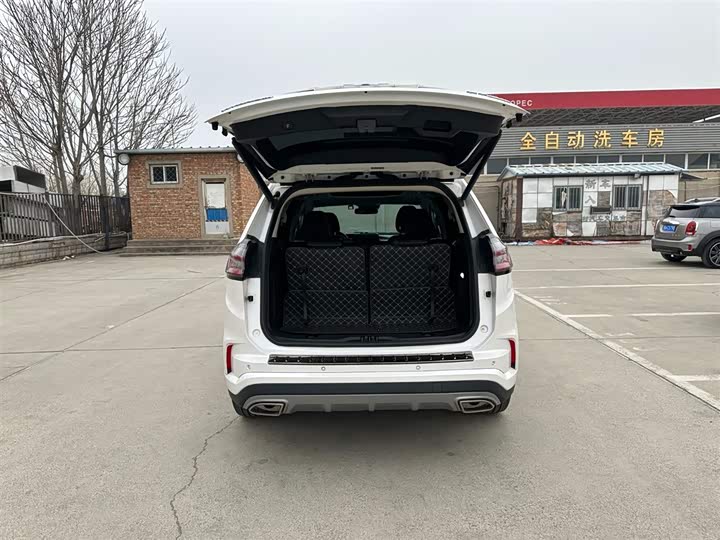 Фото 8 - Ford Edge