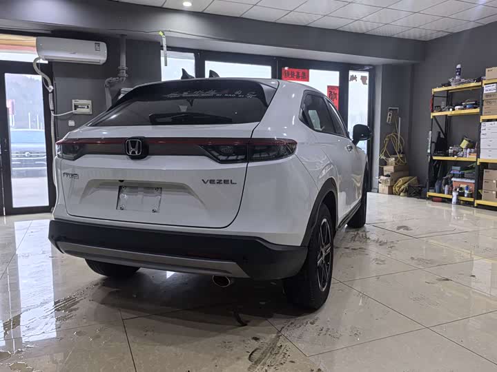 Фото 7 - Honda Vezel