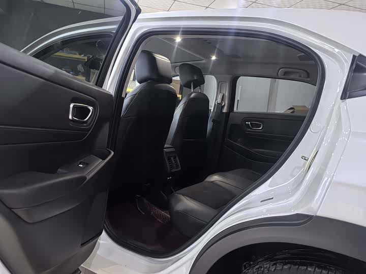 Фото 9 - Honda Vezel