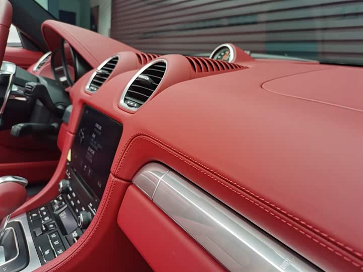 Photo 3 - Porsche 718