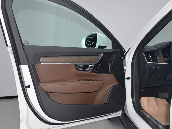 Фото 5 - Volvo V90