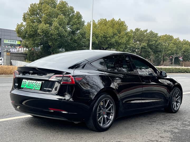 Фото 5 - Tesla Model 3