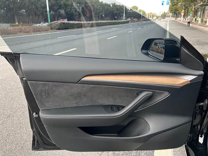 Фото 8 - Tesla Model 3