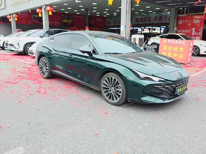 Фото 2 - MG Motor 7