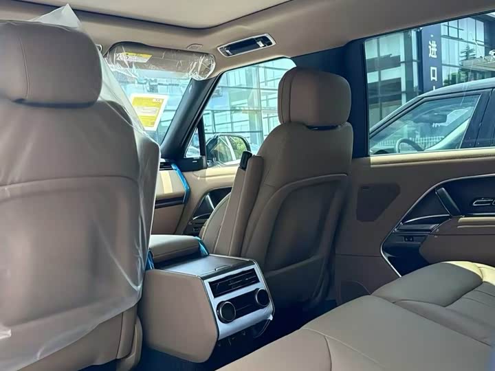 Photo 10 - Land Rover Range Rover