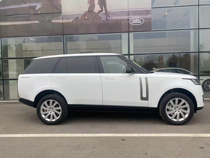 Photo 15 - Land Rover Range Rover