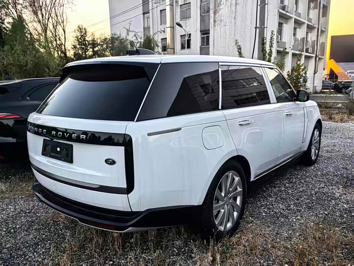 Photo 7 - Land Rover Range Rover