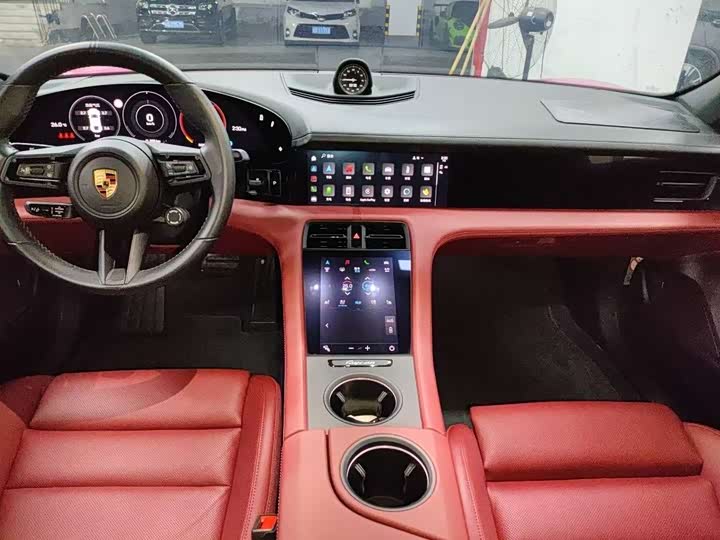 Фото 5 - Porsche Taycan