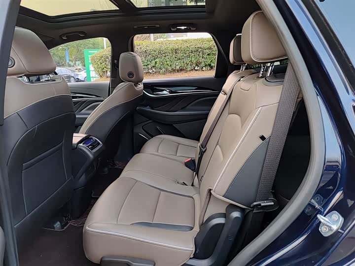 Фото 8 - Buick Enclave