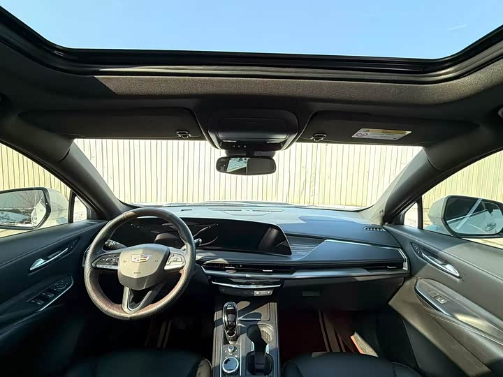 Фото 5 - Cadillac XT4