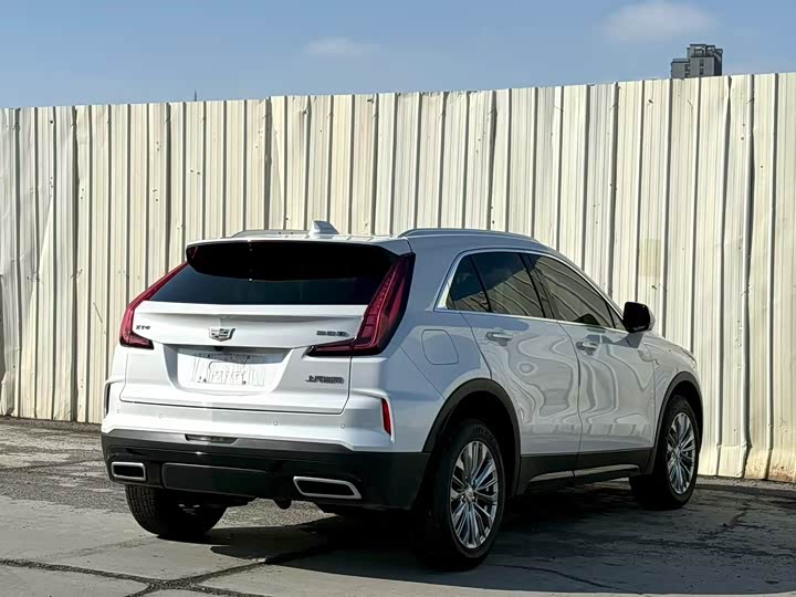 Фото 7 - Cadillac XT4