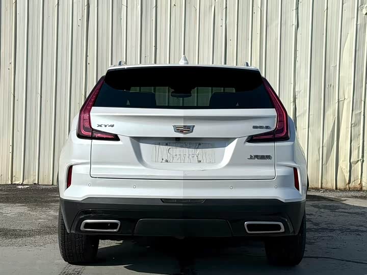 Фото 8 - Cadillac XT4