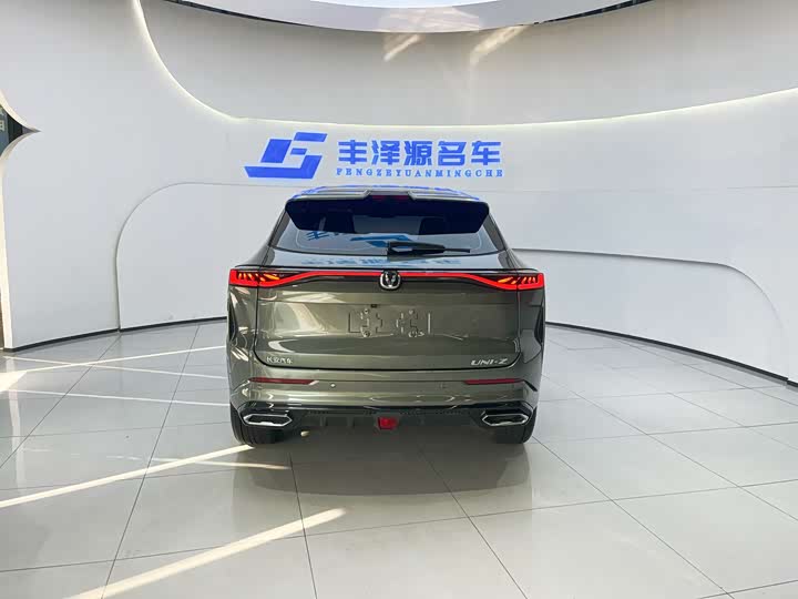 Фото 3 - Changan UNI-Z Hybrid