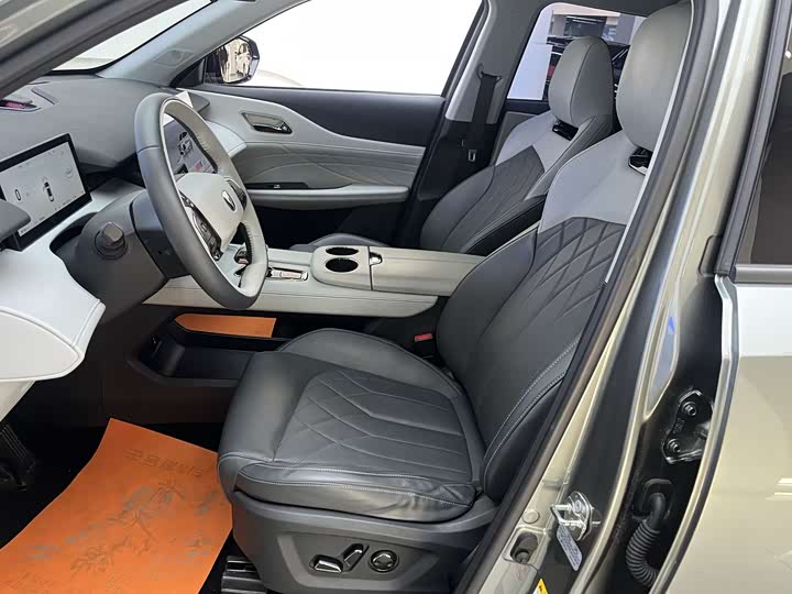 Фото 7 - Changan UNI-Z Hybrid