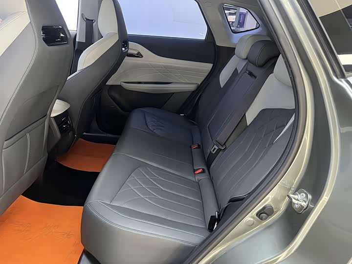 Фото 8 - Changan UNI-Z Hybrid