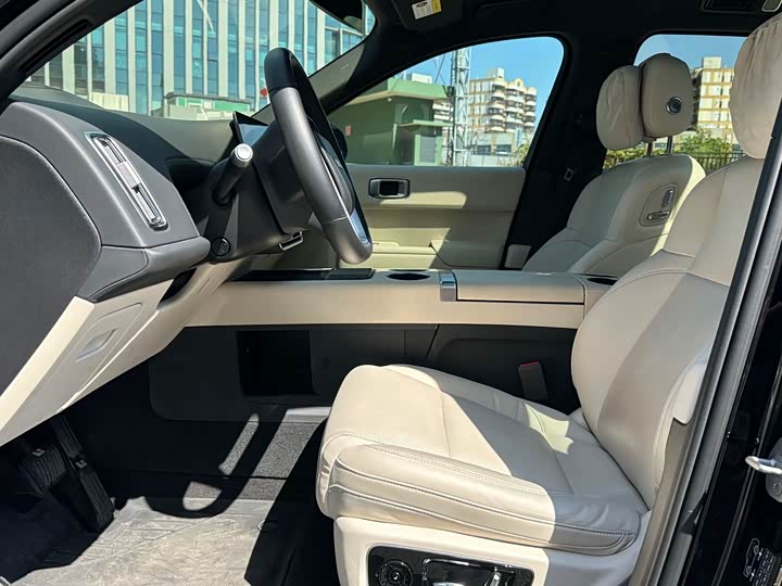 Фото 5 - LiXiang L9