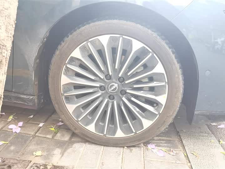 Фото 6 - Nissan N7