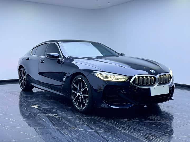 Фото 3 - BMW 8 Series