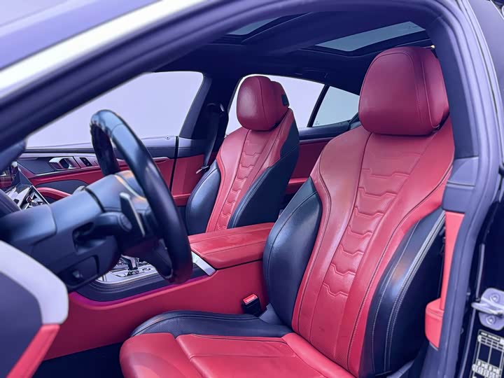 Фото 5 - BMW 8 Series