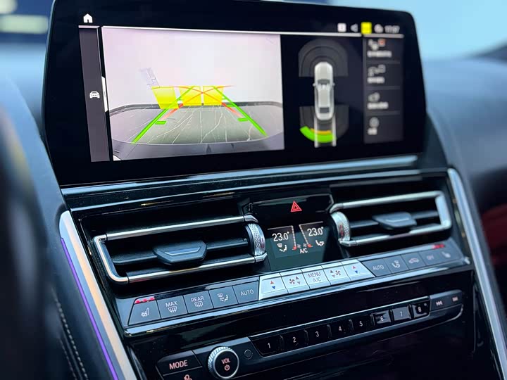 Фото 9 - BMW 8 Series