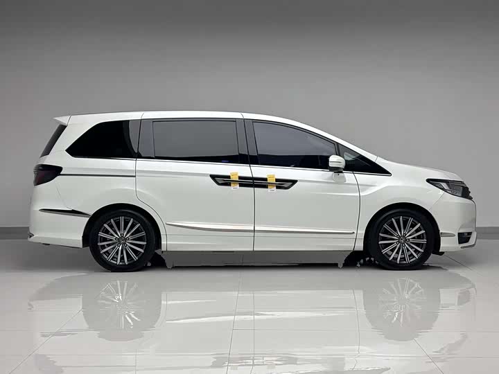 Фото 4 - Honda Elysion