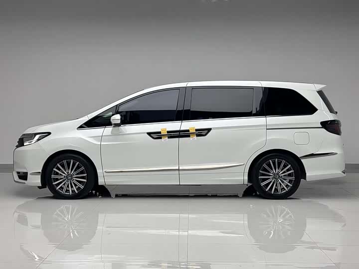 Фото 6 - Honda Elysion