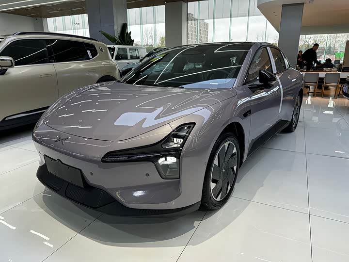 Фото 1 - XPeng Mona M03