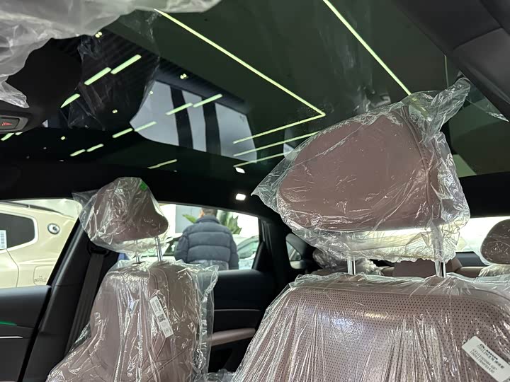 Фото 6 - XPeng Mona M03