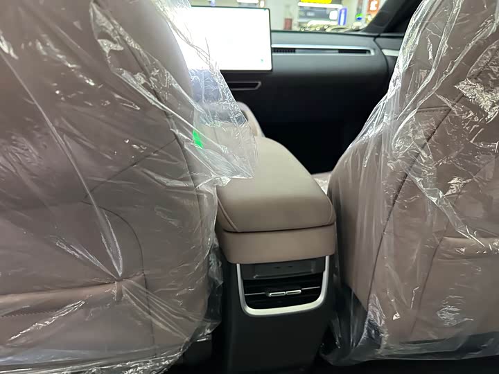 Фото 9 - XPeng Mona M03