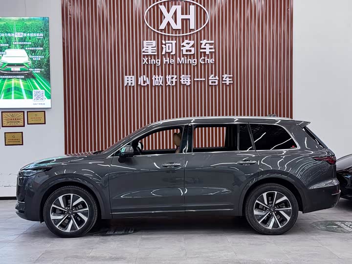 Фото 4 - LiXiang One