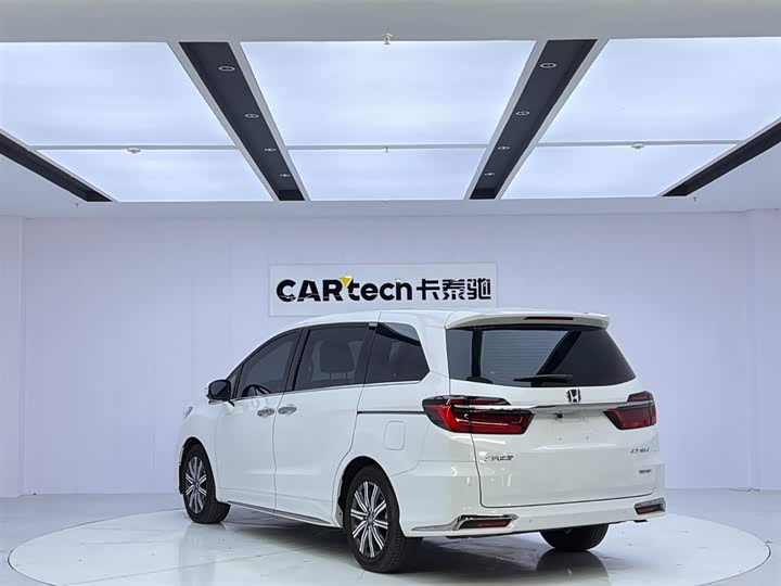 Фото 3 - Honda Odyssey